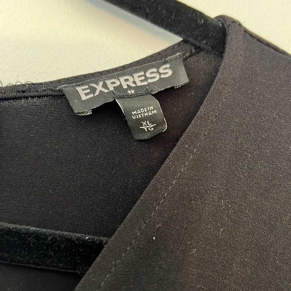 Black Express Romper - Picture 3 of 4